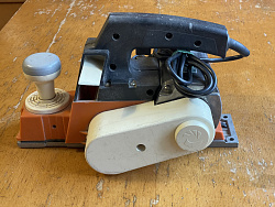 Продам электрорубанок Latgale